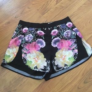 Rumor boutique shorts